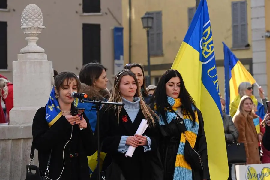 Ucraini in piazza Mercato per i due anni di guerra