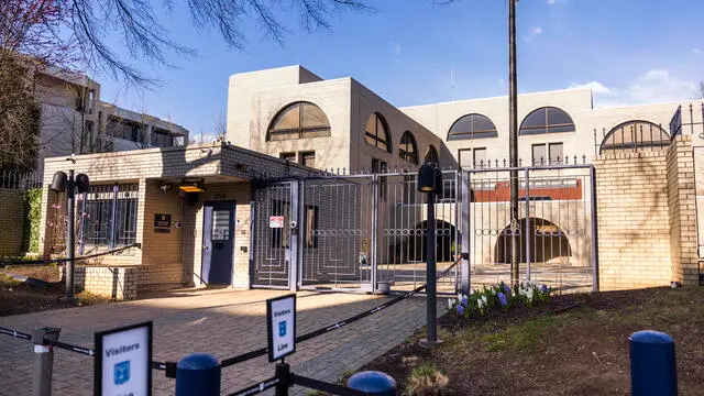 epa10545449 The Embassy of Israel in the United States is closed following strikes against Israeli Prime Minister Benjamin Netanyahu and his plan to overhaul the Israeli judiciary, in Washington, DC, USA, 27 March 2023. Embassy spokesperson Elad Strohmayer tweeted 'the Embassy of Israel will be closed today until further notice and no consular services will be provided'. In Israel, nationwide anti-government protests have been sparked by Israeli government plans to reform the justice system and limit the power of the Supreme Court.  EPA/JIM LO SCALZO