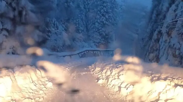 La Sp 345 ricoperta di neve - Foto Provincia di Brescia