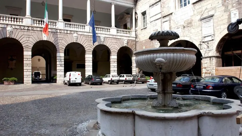La sede della Prefettura in Broletto - Foto © www.giornaledibrescia.it