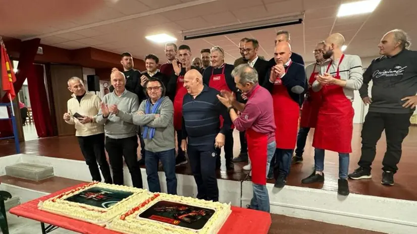 I membri del Scuderia Ferrari Club di Castenedolo con René Arnoux