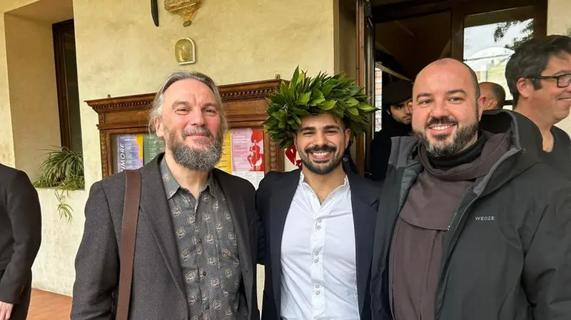 Musa, musulmano di Betlemme, allievo del conservatorio Magnificat (diretto da fra Alberto) con il maestro Yekhiel, si è diplomato nei giorni scorsi a Vicenza al Pedrollo