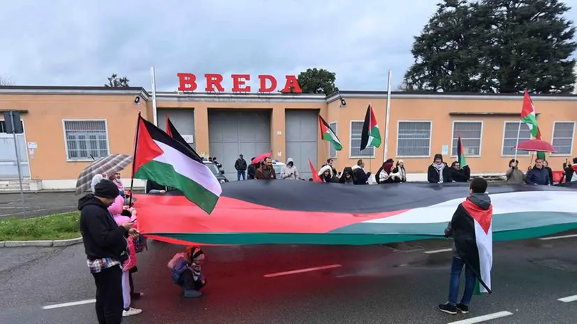 La manifestazione pro Palestina in via Lunga