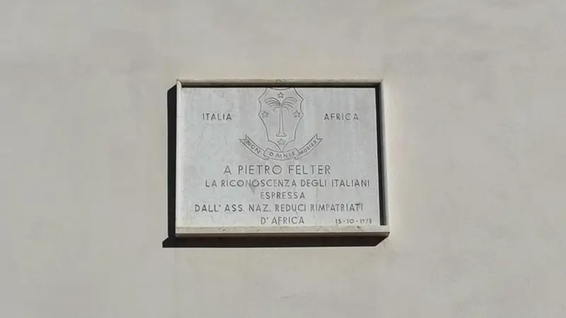 La lapide che ricorda Felter sulla casa in cui morì a Sabbio Chiese - © www.giornaledibrescia.it