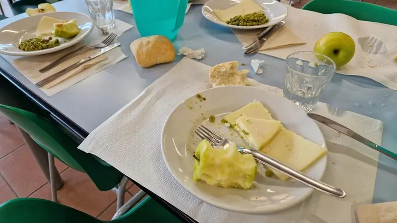 Una mensa scolastica - Foto Gabriele Strada /Neg © www.giornaledibrescia.it