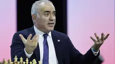 epa10679948 Garry Kasparov, former chess world champion, speaks at the Swiss Economic Forum SEF in Interlaken, Switzerland, 08 June 2023. EPA/PETER KLAUNZER