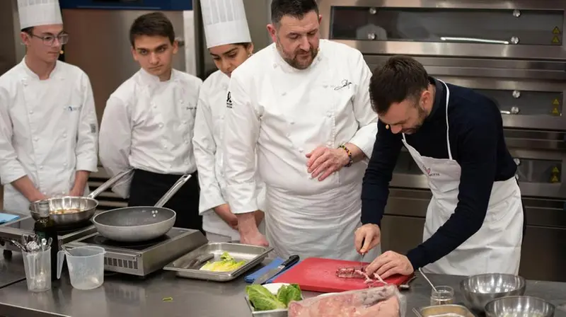 Chef Zanotti e Davide Briosi preparano una ricetta