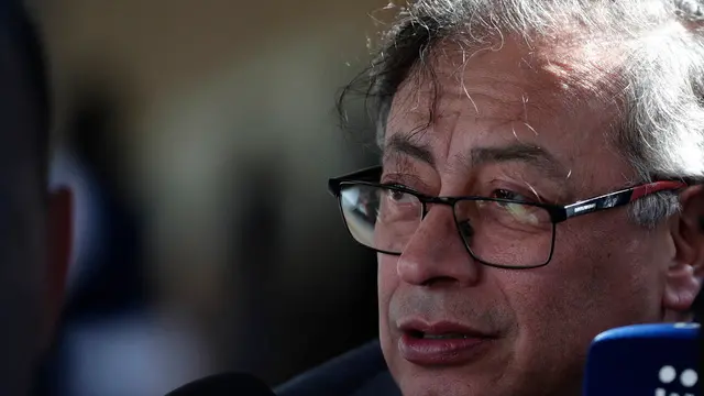 epa11192505 President of Colombia, Gustavo Petro, speaks to the press during the VIII summit of the Community of Latin American and Caribbean States (Celac) in Kingstown, Saint Vincent and the Grenadines, 01 March 2024. Petro is one of the leaders attending Celac with a more critical stance against Israel's offensive in Gaza, accusing the international community of a lack of action in Palestine while in other crises acting quickly, which makes them "complicit in genocide." EPA/BIENVENIDO VELASCO