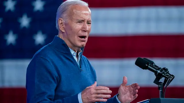 Biden firma la legge da 467 miliardi che evita lo shutdown | Giornale ...