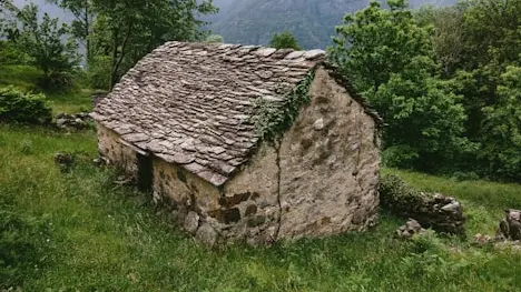 Una piccola baita di montagna - © www.giornaledibrescia.it