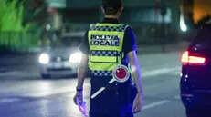 Controlli della Polizia locale, a Torino, 23 giugno 2023. Si discute la proposta di modificare il Codice della Strada con una stretta per chi viene sorpreso alla guida usando il cellulare ANSA/JESSICA PASQUALON