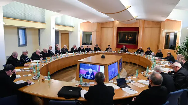 Il cardinale Matteo Zuppi, presidente della Conferenza Episcopale Italiana (CEI), durante il Consiglio episcopale permanente della Conferenza Episcopale Italiana (CEI), Roma, 22 gennaio 2024. ANSA/RICCARDO ANTIMIANI