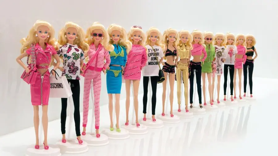 Barbie, la bambola di Mattel il cui motto è «You can be anything», puoi essere qualsiasi cosa