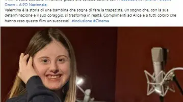 (ANSA) - ROMA, 14 MAR - "È una giornata speciale per il cinema italiano: Alice Gennaro 20 anni, è la prima doppiatrice con sindrome di Down nel nostro Paese. Alice ha prestato la voce alla protagonista del film d'animazione 'Valentina', vincitore del premio Goya come miglior film d'animazione nel 2022.Il film è stato adattato in italiano grazie alla collaborazione con l'Associazione Italiana Persone Down - Aipd Nazionale. Valentina è la storia di una bambina che sogna di fare la trapezista, un sogno che, con la sua determinazione e il suo coraggio, si trasforma in realtà. Complimenti ad Alice e a tutti coloro che hanno reso questo film un successo!". Lo scrive la ministra per le Disabilità Alessandra Locatelli in un post su Facebook. (ANSA).