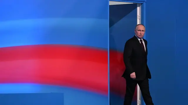 epa11227114 Russian President and presidential candidate Vladimir Putin meets with the media at his campaign headquarters in Moscow, Russia, 18 March 2024. Based on the results of processing more than 70 percent of the protocols, Vladimir Putin is the leader in the presidential elections of the Russian Federation with 87.16 percent of the votes, according to the CEC data. EPA/NATALIA KOLESNIKOVA / POOL