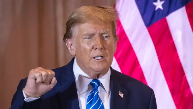 epa11201256 Former US President Donald Trump speaks to supporters during the Super Tuesday Election Night Watch Party in Mar-a-Lago, Palm Beach, Florida, USA, 05 March 2024. On 'Super Tuesday,' voters in 16 states and one US territory cast their ballots for presidential candidates in the 2024 United States primary elections. Trump is running against Former South Carolina Governor Nikki Haley for the Republican presidential primary. EPA/CRISTOBAL HERRERA-ULASHKEVICH