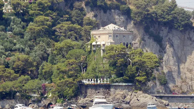 20100819 -CRO- PORTOFINO . LADRO SI INTRUFOLA I VILLA DI BERLUSCONI, ARRESTATO. La villa di Paraggi teatro di un tentato furto da parte di un ladruncolo, che non era a conoscenza che la villa é in affitto a Silvio Berlusconi e la sua famiglia. -ANSA/LUCA ZENNARO-