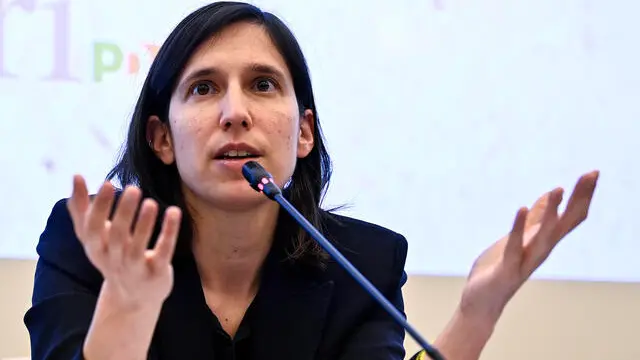 La segretaria del Partito Democratico, Elly Schlein, durante la conferenza stampa del Partito Democratico sull iter della riforma costituzionale e il premierato, Palazzo Madama, Roma, 19 marzo 2024. ANSA/RICCARDO ANTIMIANI