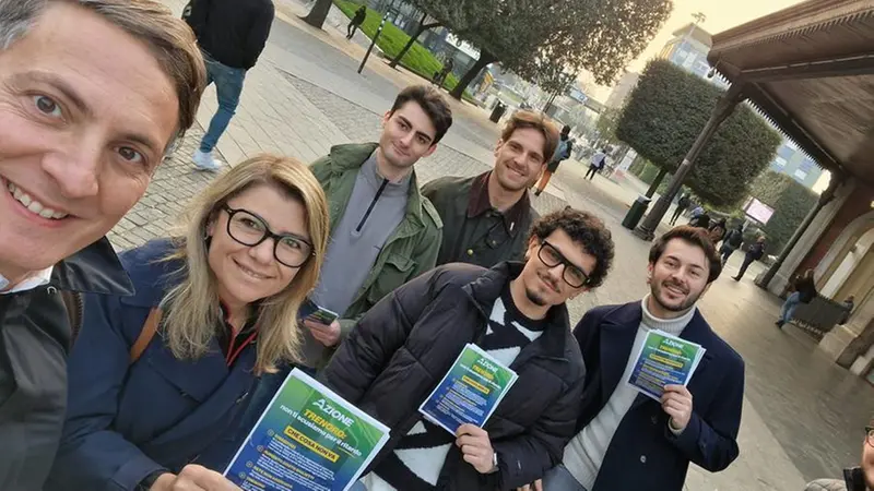 Membri di Azione Brescia in stazione a Brescia