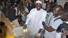 epa11241374 Presidential candidate for Taxawu Senegal and former mayor of Dakar, Khalifa Sall (C), casts his vote for the presidential elections in Dakar, Senegal, 24 March 2024. The Senegalese are called to the polls today to elect the fifth President of the Republic. There are 7,371,854 Senegalese from Senegal and from the diaspora registered on the electoral register according to the National Autonomous Electoral Commission (CENA). EPA/ALIOU MBAYE
