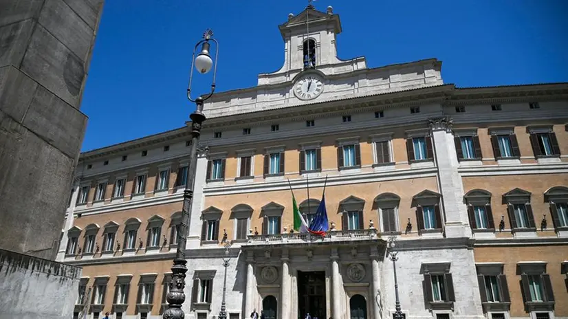 Palazzo Montecitorio, sede della Camera dei Deputati a Roma - Foto Ansa © www.giornaledibrescia.it