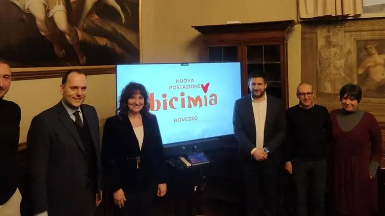 Alla presentazione della 95esima postazione BiciMia -  © www.giornaledibrescia.it