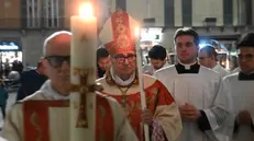 Il vescovo alla Veglia pasquale - Foto Gabriele Strada /Neg © www.giornaledibrescia.it