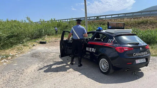 foto dei carabinieri che sono andati sul luogo el duplice omicidio a Marinella di Sarzana