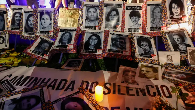 epa11254016 Protesters display photographs of those who disappeared during the military dictatorship during the March of Silence in Sao Paulo, Brazil, 31 March 2024. Victims of the Brazilian dictatorship and human rights activists marched this 31 March in Sao Paulo to commemorate the 60th anniversary of the military coup, amid criticism of President Luiz Inácio Lula da Silva for his decision not to hold official events. 'Dictatorship never again!' and 'punishment to the generals!' chanted the dozens of people gathered in front of the DOI-Codi building, the largest torture center for opponents of the military regime (1964-1985). EPA/Sebastiao Moreira