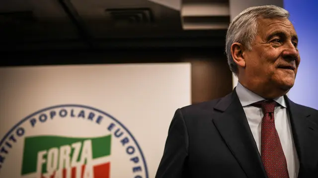 Il ministro agli esteri Antonio Tajani, a Napoli per il trentennale della prima vittoria di Forza Italia alle elezioni Politiche. Napoli 27 Marzo 2024. ANSA/CESARE ABBATE