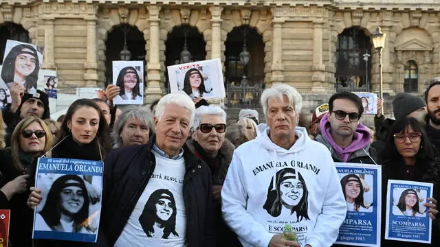 Il fratello Pietro nel corso del presidio per Emanuela Orlandi in piazza Cavour a Roma, 13 gennaio 2024. ANSA/CLAUDIO PERI