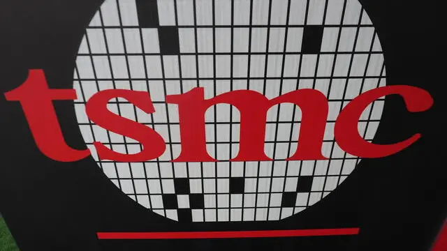 epa08423606 View of the logo of the Taiwan Semiconductor Manufacturing Corp (TSMC) in Hsinchu, Taiwan, 15 May 2020. TSMC, the world's largest contract chip maker, announced plans to build an advanced semiconductor factory in the state of Arizona, USA. The plant will use the 5-nanometer semiconductor wafer technology to produce 20,000 wafer units per month. Construction is scheduled to start in 2021 and production is set to launch in 2024. EPA/DAVID CHANG