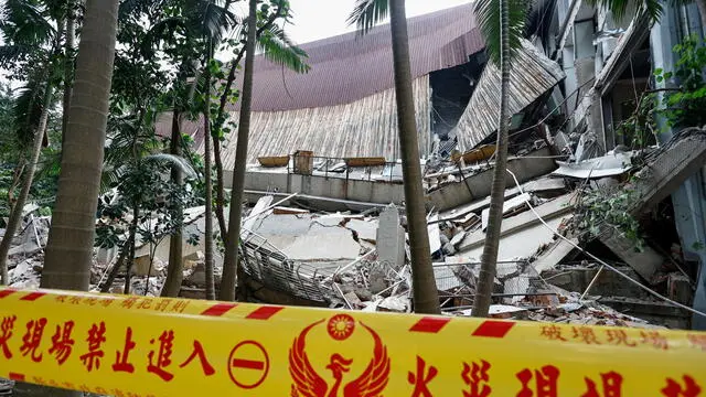 epa11256546 The wreckage of a printing company’s factory after it collapsed following a magnitude 7.5 earthquake in New Taipei, Taiwan, 03 April 2024. A magnitude 7.4 earthquake struck Taiwan on the morning of 03 April with an epicenter 18 kilometers south of Hualien City at a depth of 34.8 km, according to the United States Geological Survey (USGS). EPA/DANIEL CENG