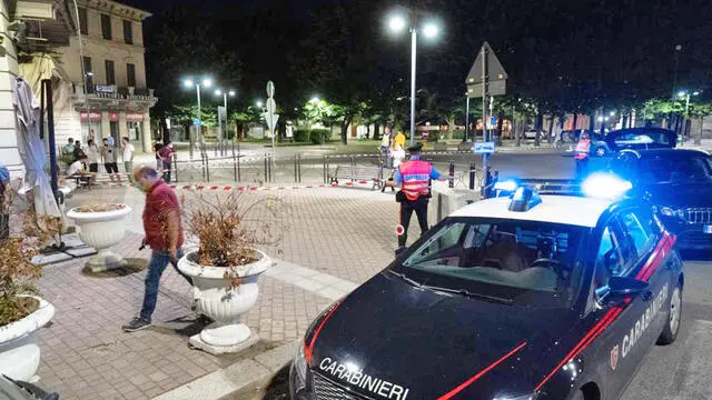 voghera ( pavia) - sparatoria nella notte in piazza meardi, l'assessore alla sicurezza massimo adriatici spara ad un uomo e lo uccide davani al bar ligure - carabinieri omicidio - foto torres /ph PaviaPress