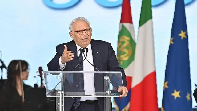 Patrizio bianchi ministro dell’istruzione partecipa all’inaugurazione dell’anno scolastico 2022/2023 dell’istituto Mari’ Curi’ Vittorini di Grugliasco, Torino, 16 settembre 2022 ANSA/ALESSANDRO DI MARCO