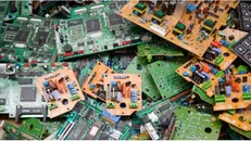 I Raee sono i rifiuti derivanti da apparecchi elettrici e a batterie - © www.giornaledibrescia.it