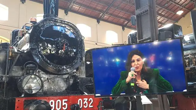 La ministra del Turismo, Daniela Santanchè, al "Meet Forum - Il Turismo sostenibile" a Pietrarsa, 04 aprile 2024. ANSA/ CIRO FUSCO