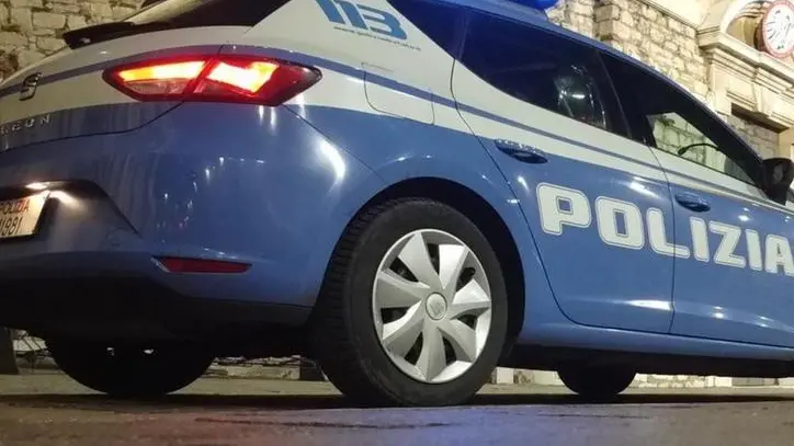 Una Volante della Polizia (foto d'archivio) - © www.giornaledibrescia.it