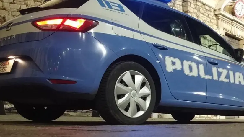 Una Volante della Polizia (foto d'archivio) - © www.giornaledibrescia.it