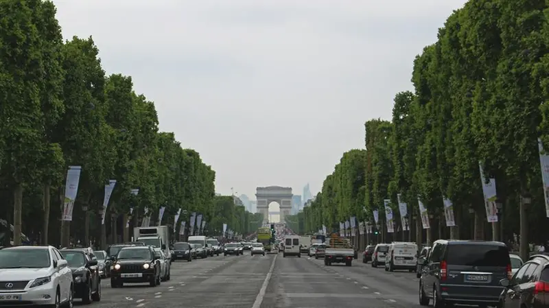 Gli Champs-Elysées di Parigi - Foto Unsplash