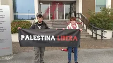 Gli attivisti di Palestina Libera e Ultima generazione