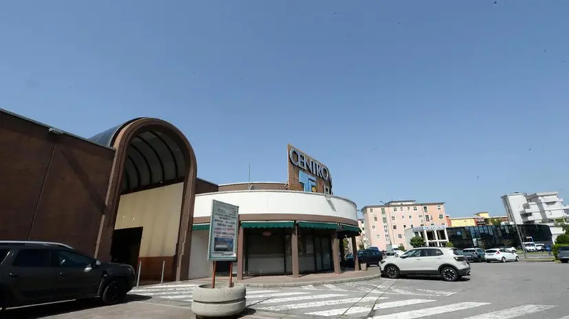 L'ingresso del centro commerciale Flaminia