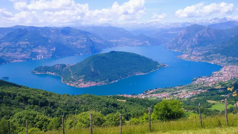 Panorama mozzafiato. La vista su Mont’Isola da Santa Maria del Giogo
