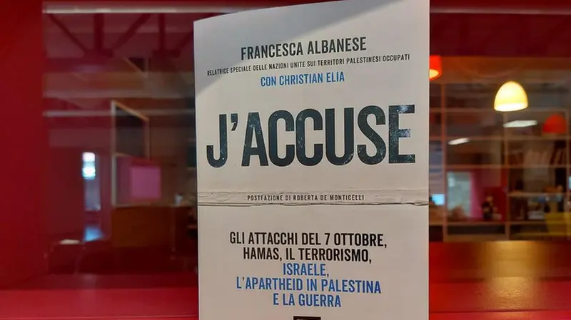 La copertina di J'Accuse