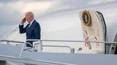 epa11275629 US President Joe Biden boards Air Force One on his way to Dover, Delaware from Joint Base Andrews, Maryland, USA, 12 April 2024. EPA/Ken Cedeno / POOL