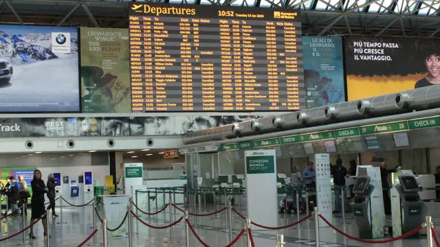 Trasporto aereo: scioperi; nessun disagio a Fiumicino. Compagnie adottano contromisure.