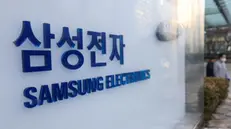 epa11115176 Signage of Samsung Electronics at the company headquarters in Seoul, South Korea, 31 January 2024. The company said its fourth-quarter operating profit sank 34.4 percent from a year earlier to 2.82 trillion won ($2.12 billion US dollars) due mainly to its sluggish semiconductor business. Still, its memory chip segment turned to the black on recovering demand. EPA/YONHAP SOUTH KOREA OUT