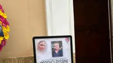 Strage Suviana: i funerali di Mario Pisani a san Michele di Sa Marzano (Taranto) - l'ingresso della chiesa Madre