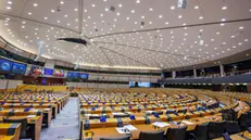 epa11271847 A general view shows a sparsely populated European Parliament Hemicycle during the second day of a mini-plenary session on the Reform of the Energy and Electricity Market in Brussels, Belgium, 11 April 2024. EPA/OLIVIER MATTHYS