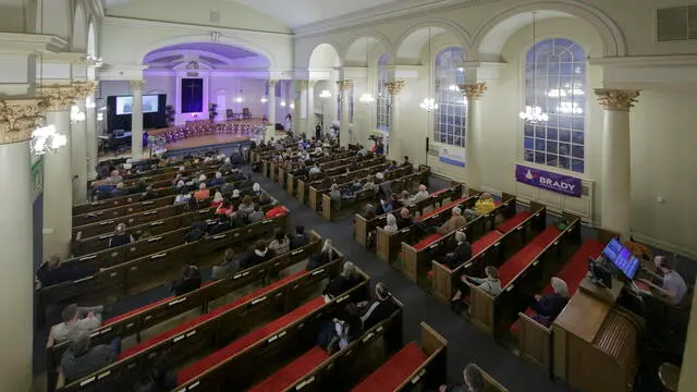 epa11289769 Visitors gather during a vigil to mark the 25th anniversary of the Columbine High School shooting at the First Baptist Church in Denver, Colorado, USA, 19 April 2024 (issued 20 April 2024). Twelve students and one teacher were killed in 1999 by two fellow students at the Littleton, Colorado, school, which, at the time, was the deadliest school shooting in U.S. history. EPA/JEREMY SPARIG